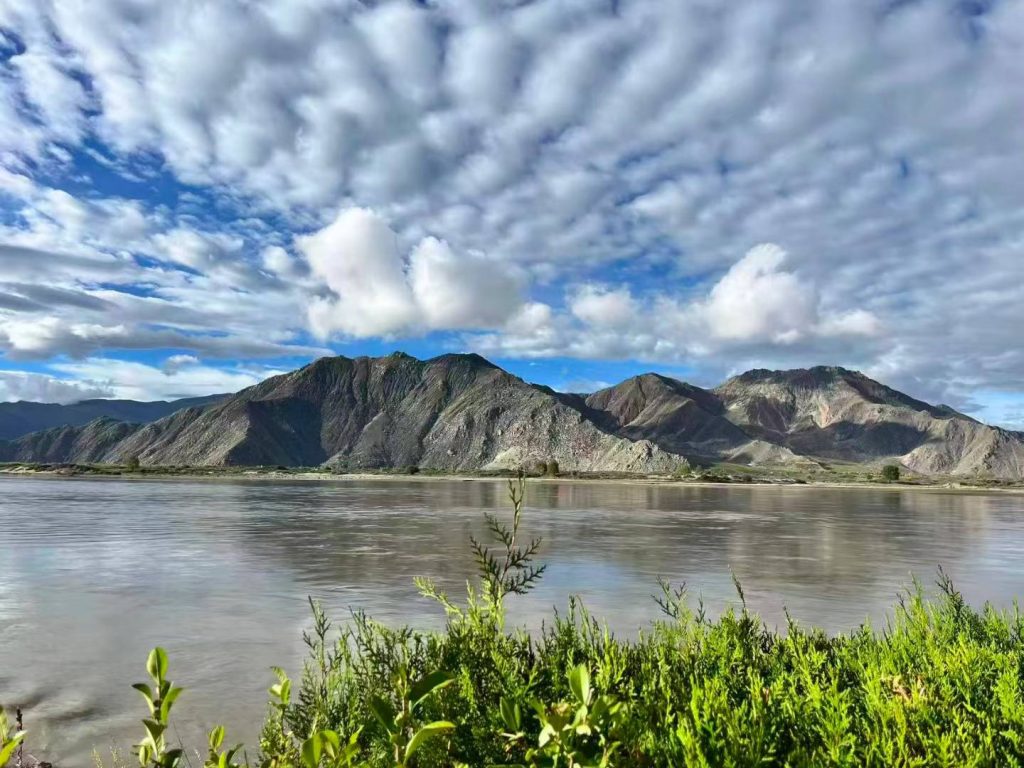 Australia Family during a Spring Tibet journey near Mount Everest, Potala Palace, Yamdrok Lake, Barkhor Street