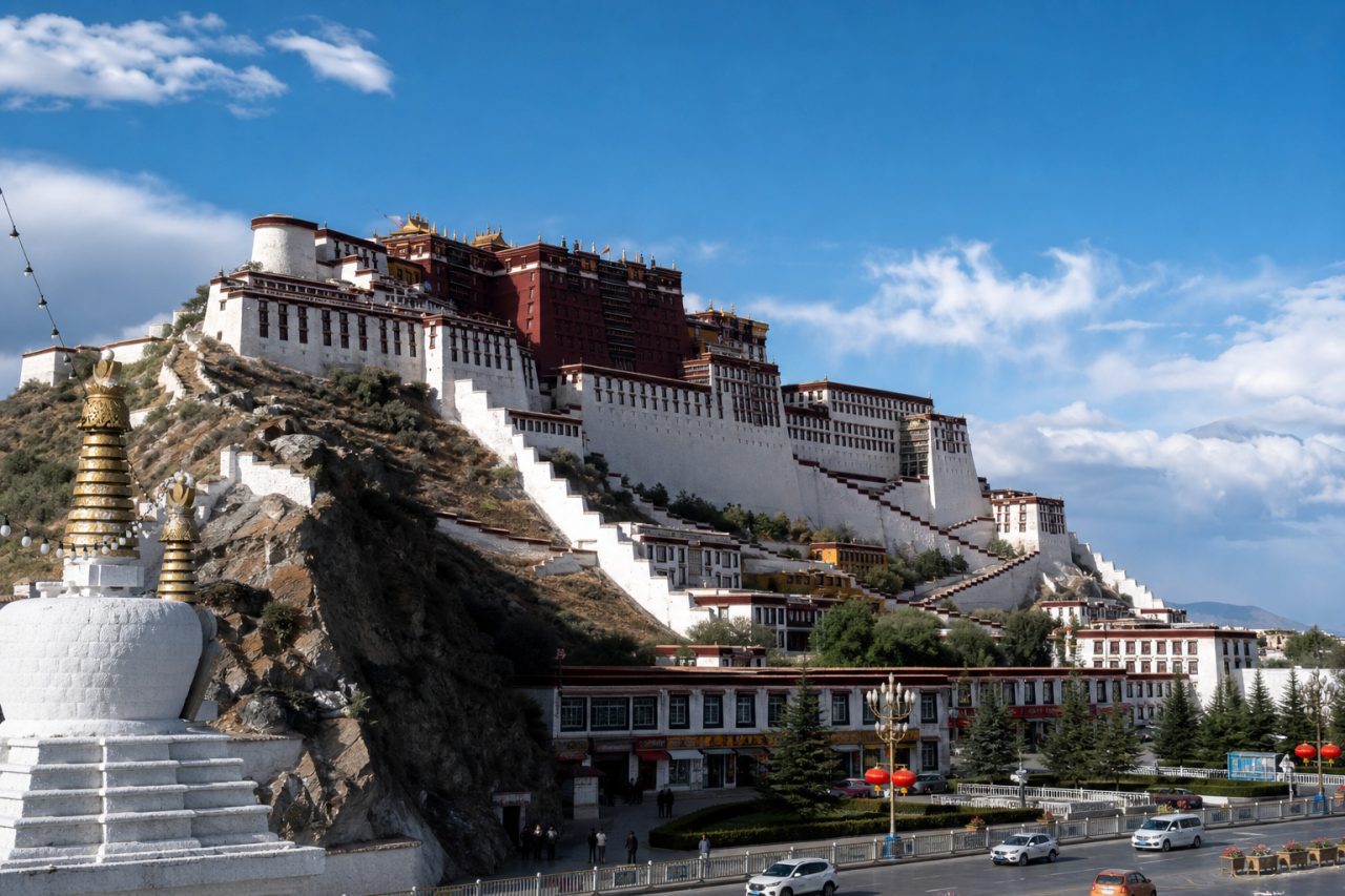 Potala Palace street view in Lhasa