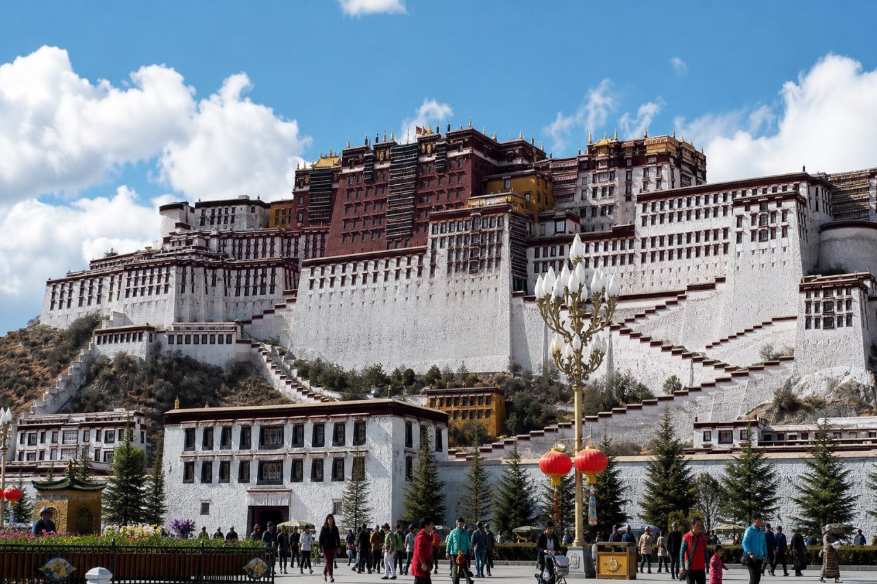 Potala Palace street view in Lhasa