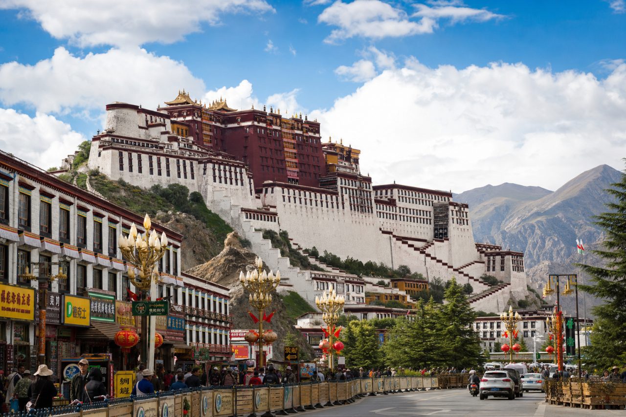 Potala Palace street view in Lhasa