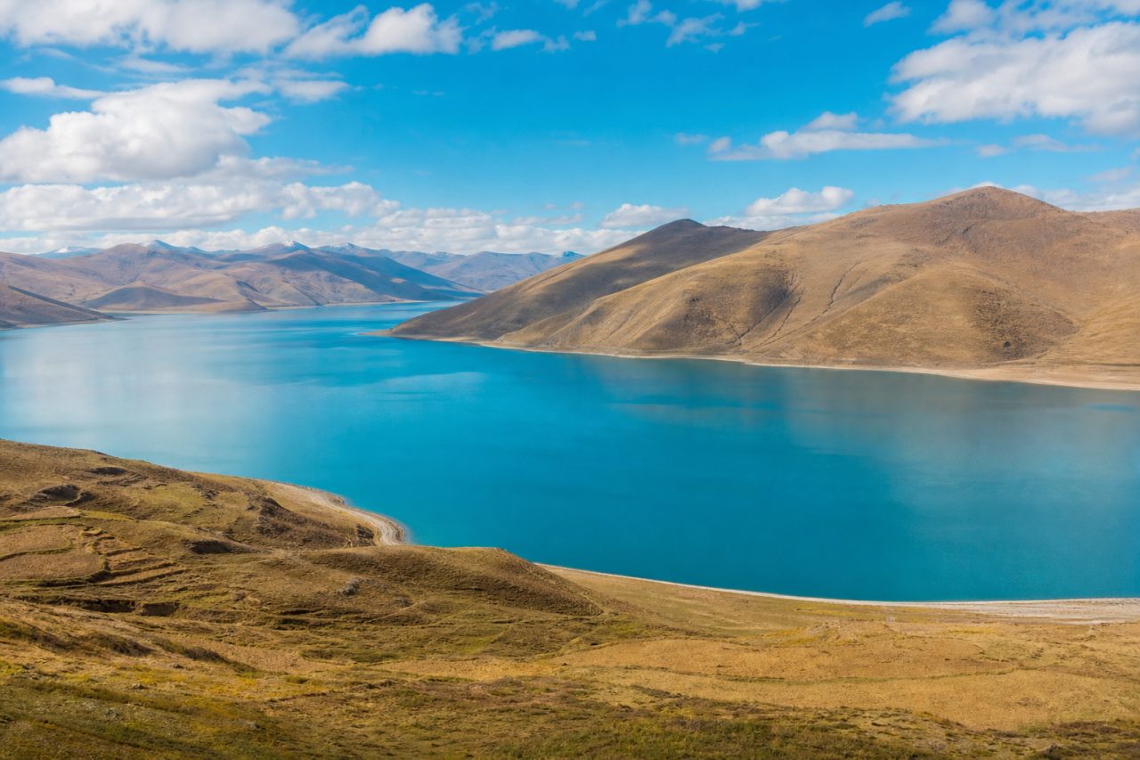 Yamdrok Lake scenery in September Tibet travel season